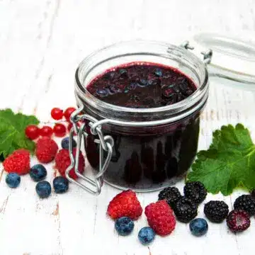Blood Sugar-Friendly Mixed Berry Pancake Syrup